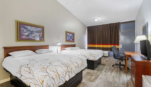 Standard Room, 2 Queen Beds, Non Smoking