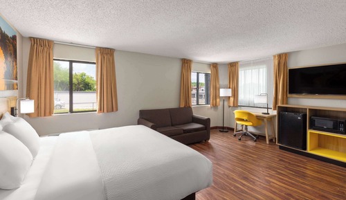 Royal Suite, 1 King Bed, Non Smoking (Countryside View)