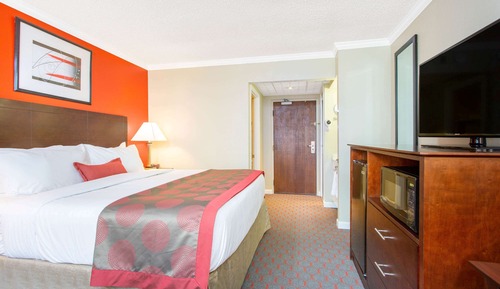 Deluxe Suite, 1 King Bed, Non Smoking (Property Sell Only)