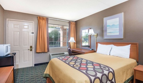 Double Room, Smoking