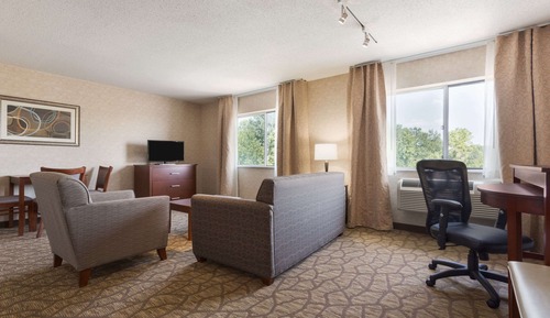 Suite, 2 Bedrooms (Spacious)