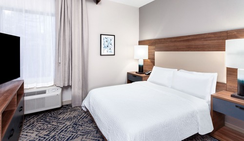 Room, 1 Queen Bed, Accessible Bathtub (Communications, Mobility)