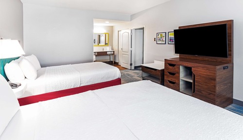 Suite, 2 Queen Beds, Non Smoking
