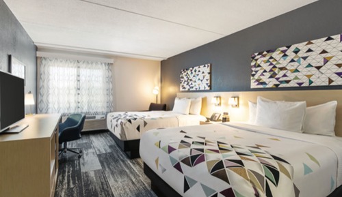 Room, 2 Queen Beds, Accessible, Non Smoking (Mobility/Hearing, Roll-In Shower)