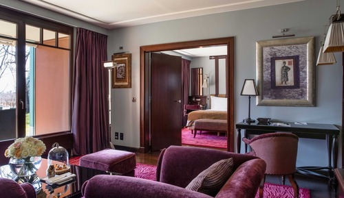 Suite, 1 King Bed (Lake)