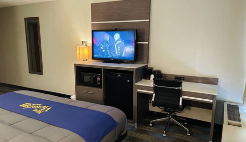 Standard Room, 1 King Bed