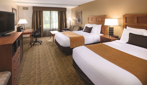 Room, 2 Queen Beds, Accessible, Non Smoking (Hearing, Roll-in Shower)