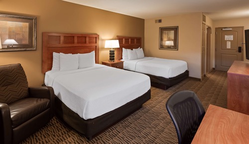 Room, 2 Queen Beds, Non Smoking, Pool View