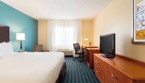 Room, 1 King Bed (Mobility/Hearing Accessible, Tub)