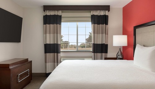 Business Room, 1 King Bed, Non Smoking
