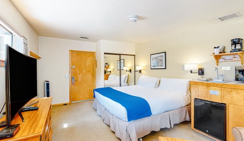 Room (Deluxe, Balcony)