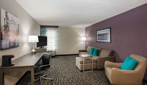 Suite, 1 King Bed, Non Smoking