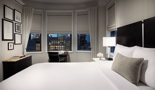 Standard Room, 1 King Bed
