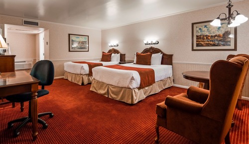 Deluxe Room, 2 Queen Beds, Non Smoking, Refrigerator & Microwave (Oversized Room)