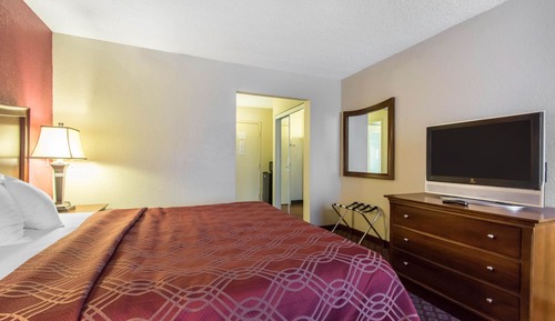 Standard Room, 1 King Bed, Non Smoking