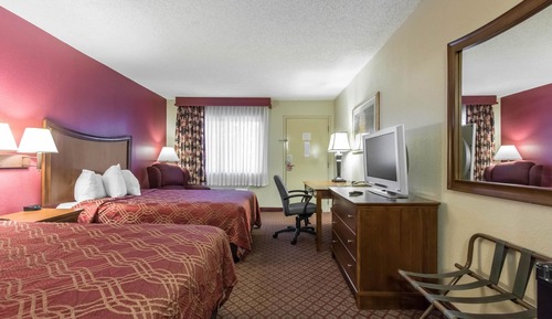 Standard Room, 2 Queen Beds, Non Smoking