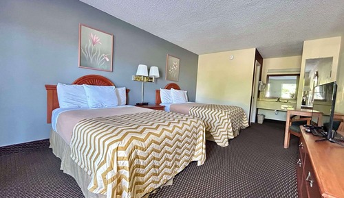 Standard Room, 2 Double Beds, Non Smoking