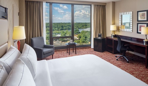 Room, 1 King Bed, View, Corner