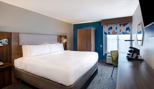 Standard Room, 1 King Bed, Accessible (Comm, Minifridge)