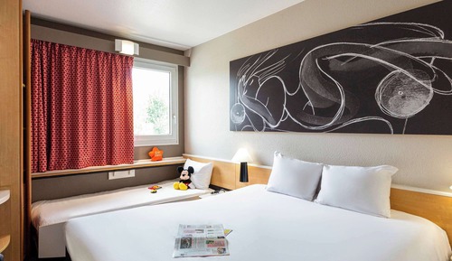 Room, Multiple Beds
