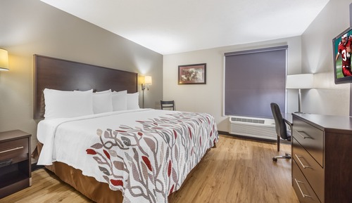 Deluxe Room, 1 King Bed, Accessible, Smoke Free