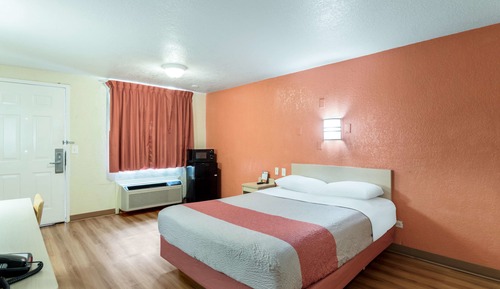 Standard Room, 1 Queen Bed, Smoking
