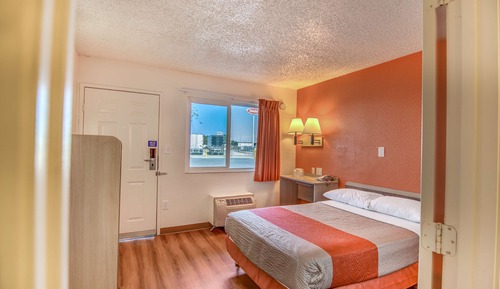 Standard Suite, 1 Queen Bed, Non Smoking