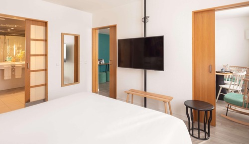 Superior Suite, 1 Queen Bed with Sofa bed