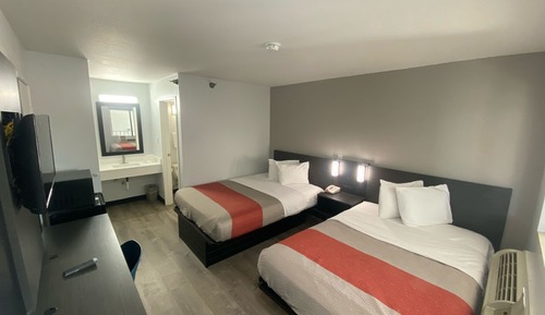 Deluxe Room, 2 Double Beds, Non Smoking, Refrigerator & Microwave
