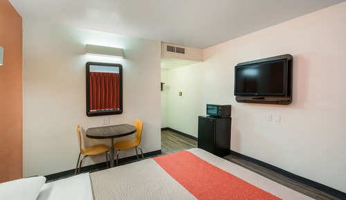 Standard Room, 1 Queen Bed, Accessible, Non Smoking