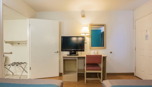 Standard Room, 2 Double Beds, Non Smoking