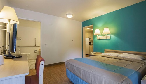 Standard Room, 1 Queen Bed, Non Smoking