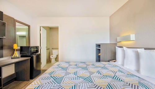 Deluxe Room, 1 Double Bed, Accessible, Non Smoking