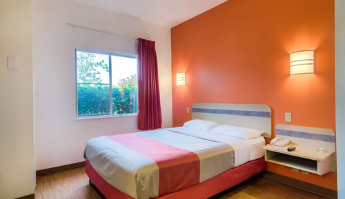 Standard Room, 1 Queen Bed, Non Smoking
