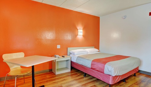 Standard Room, 1 Queen Bed, Non Smoking