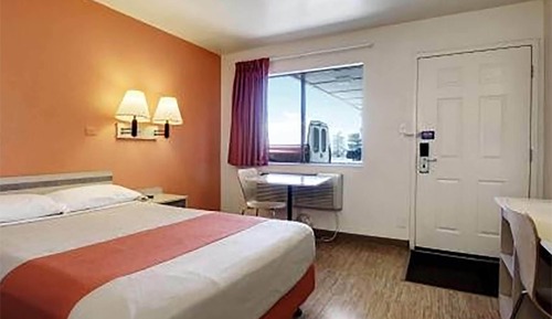 Room, 1 Double Bed, Mobility Accessible, Non Smoking (Mobility, Bathtub W/grab Bars)