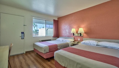 Standard Room, 2 Double Beds, Non Smoking