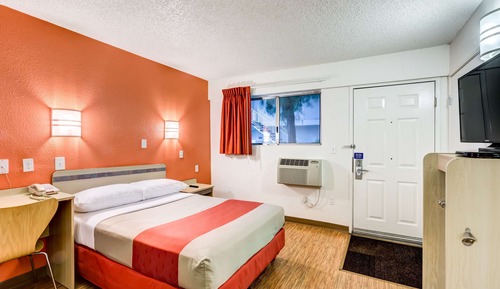 Standard Room, 1 Double Bed, Non Smoking, Refrigerator