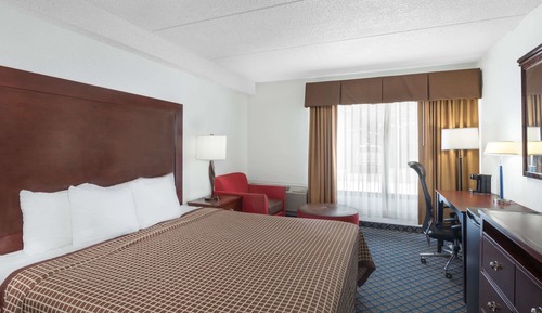 Room, 1 King Bed, Accessible, Non Smoking (Tub with Grab Bars)