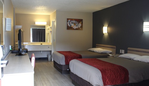 Standard Room, 2 Queen Beds, Non Smoking