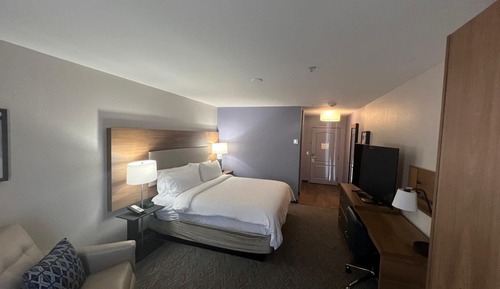 Standard Room, 1 King Bed