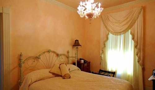 Azalea Room