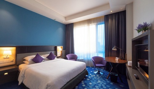 Suite Queen Room