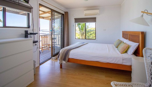 Waterview Studio Cabin