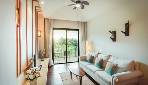 Patra Lake View Suite