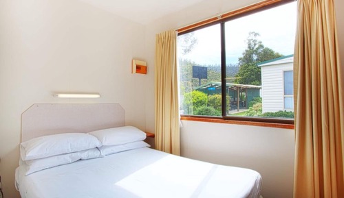 Economy Studio Cabin - Sleeps 4
