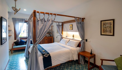 Deluxe Suite, 1 King Bed, River View