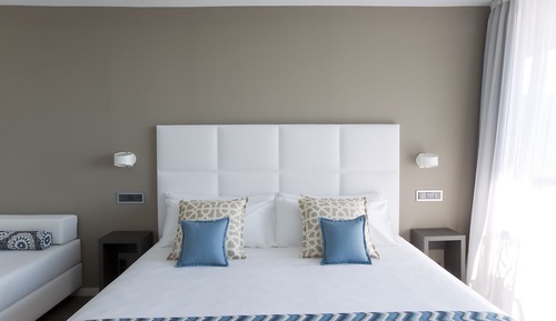 Standard Room 2 adults + 1 child
