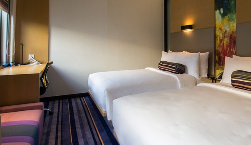 Breezy, Room, 2 Queen Beds, City View