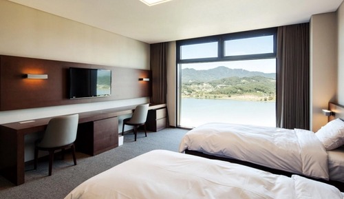 Room (Deluxe Twin (Super Deal River View))